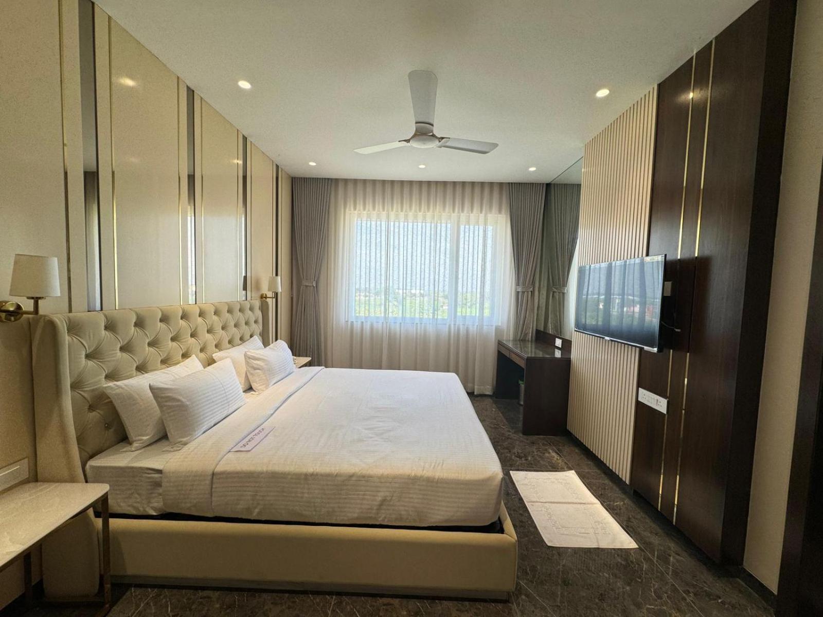 Hotel Carnival Parbhani エクステリア 写真