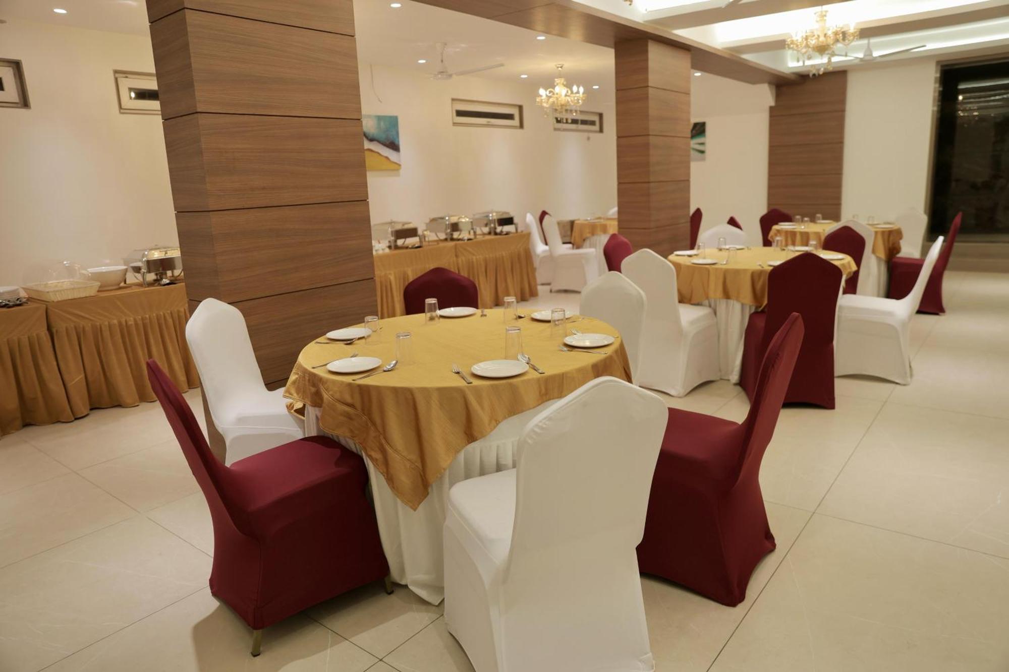 Hotel Carnival Parbhani エクステリア 写真