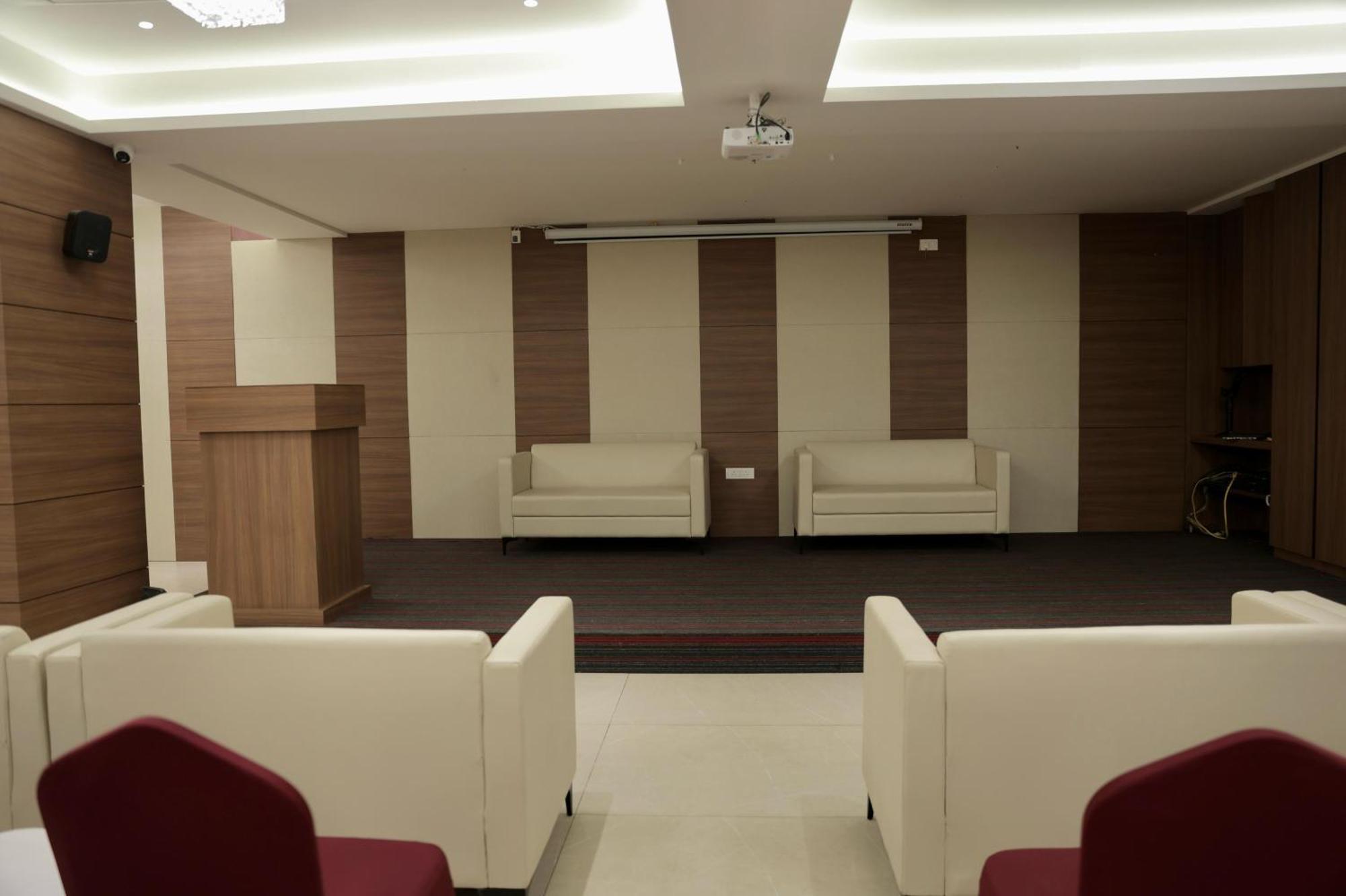 Hotel Carnival Parbhani エクステリア 写真