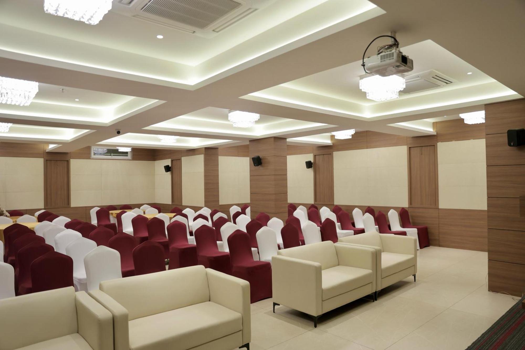 Hotel Carnival Parbhani エクステリア 写真
